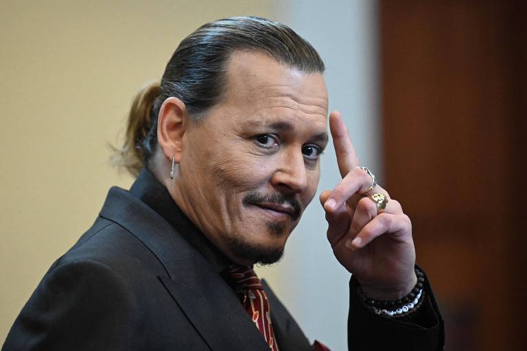 Cannes defende exibição de filme com Johnny Depp.