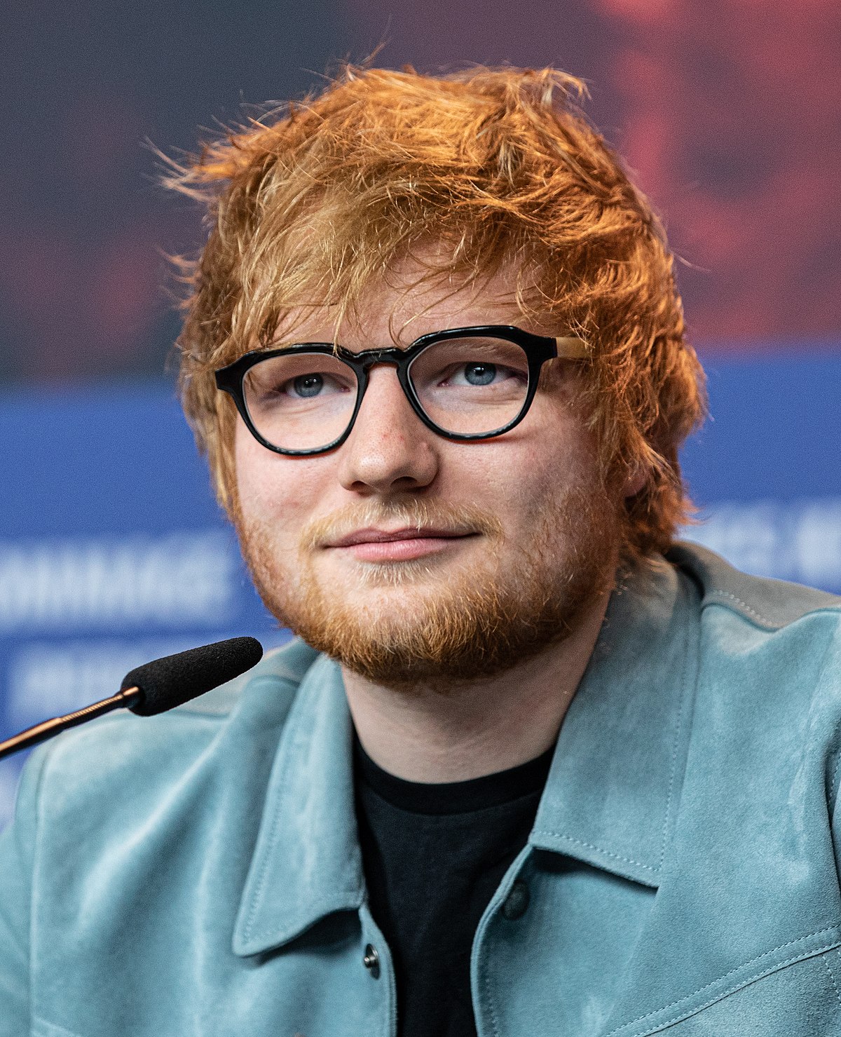 Ed Sheeran faz doação milionária à antiga escola