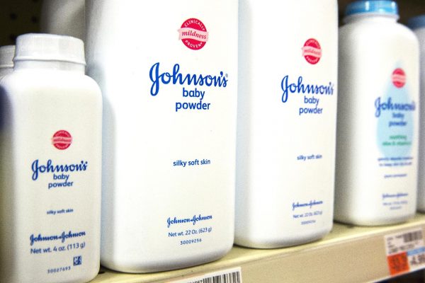 Johnson & Johnson está disposta a pagar até US$ 6,5 bilhões para encerrar disputas judiciais